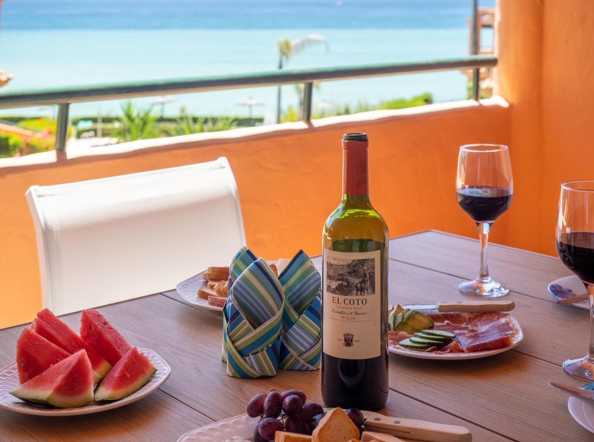 Fantastic Beachfront Apartment Estepona Buitenkant foto