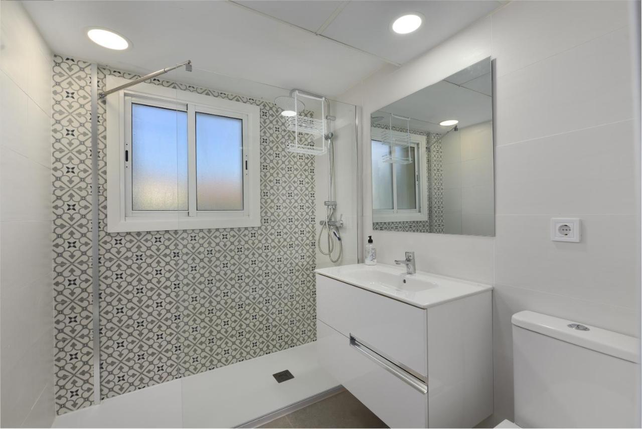 Fantastic Beachfront Apartment Estepona Buitenkant foto