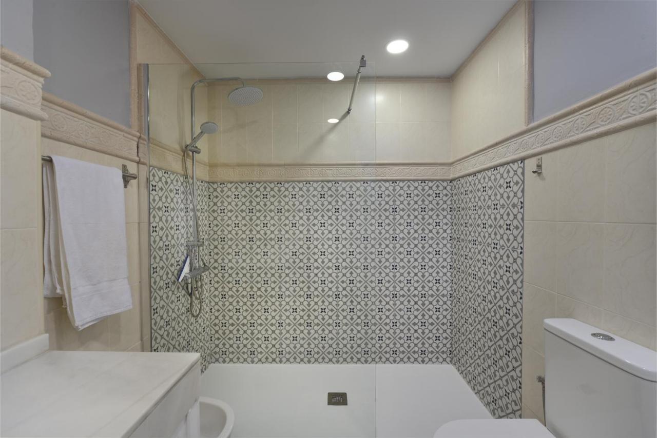 Fantastic Beachfront Apartment Estepona Buitenkant foto
