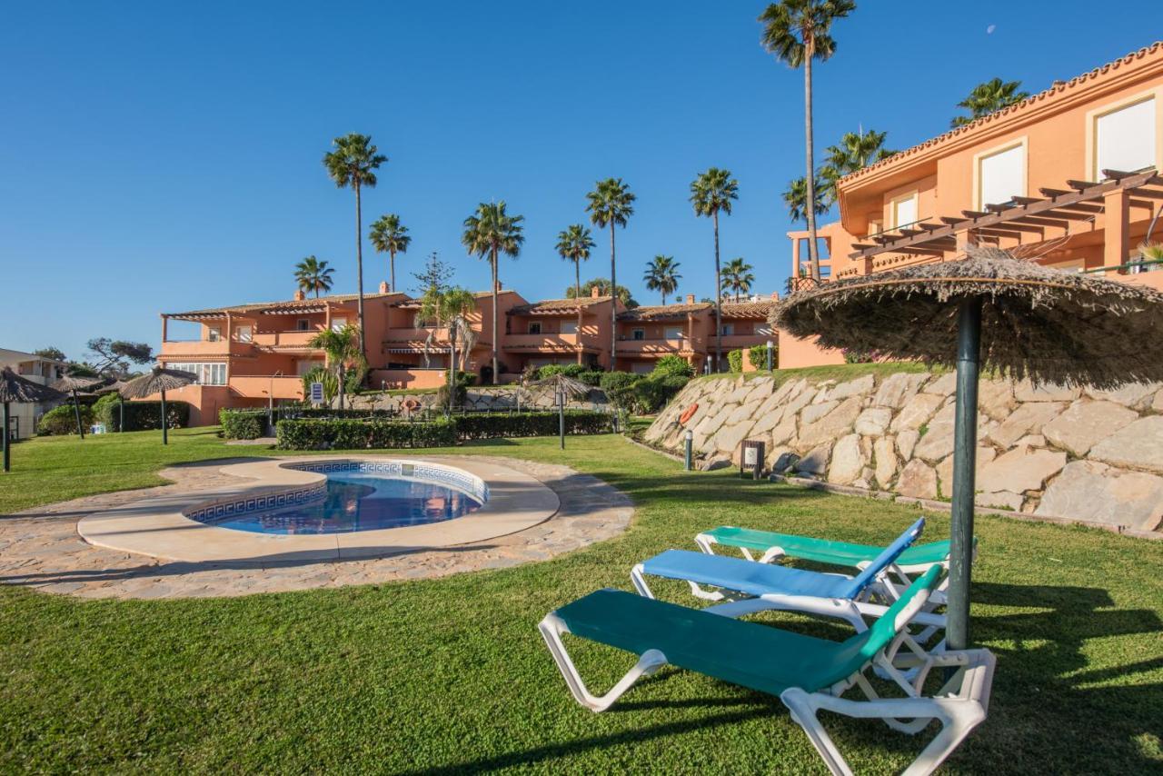 Fantastic Beachfront Apartment Estepona Buitenkant foto